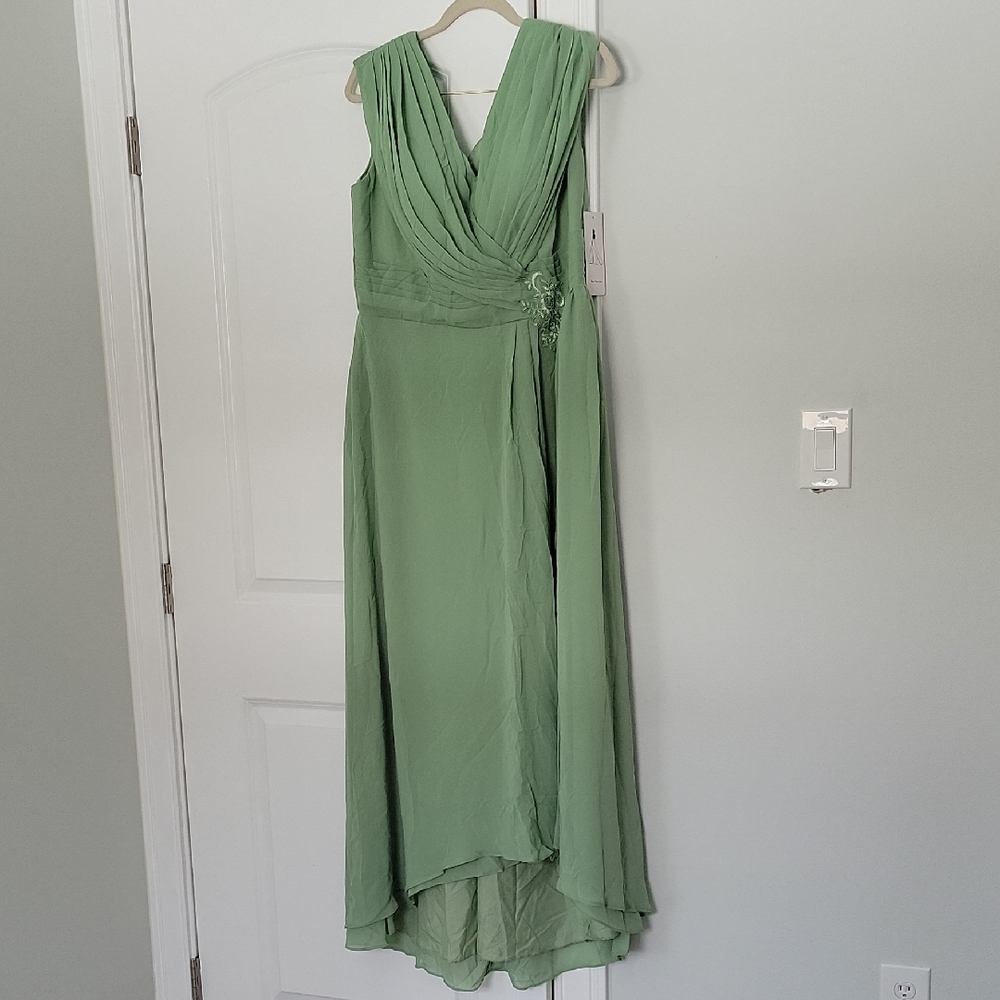 Elegant Sage Green V-Neck High-Low Evening Dress